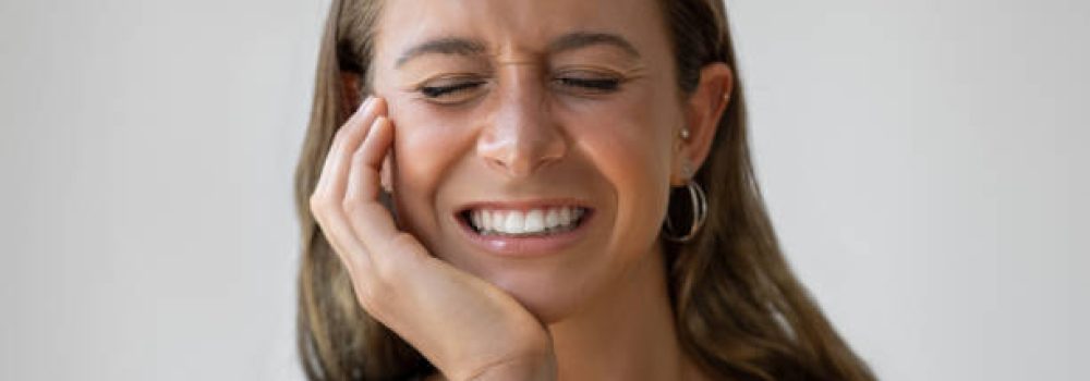 Woman have toothache Woman have toothache